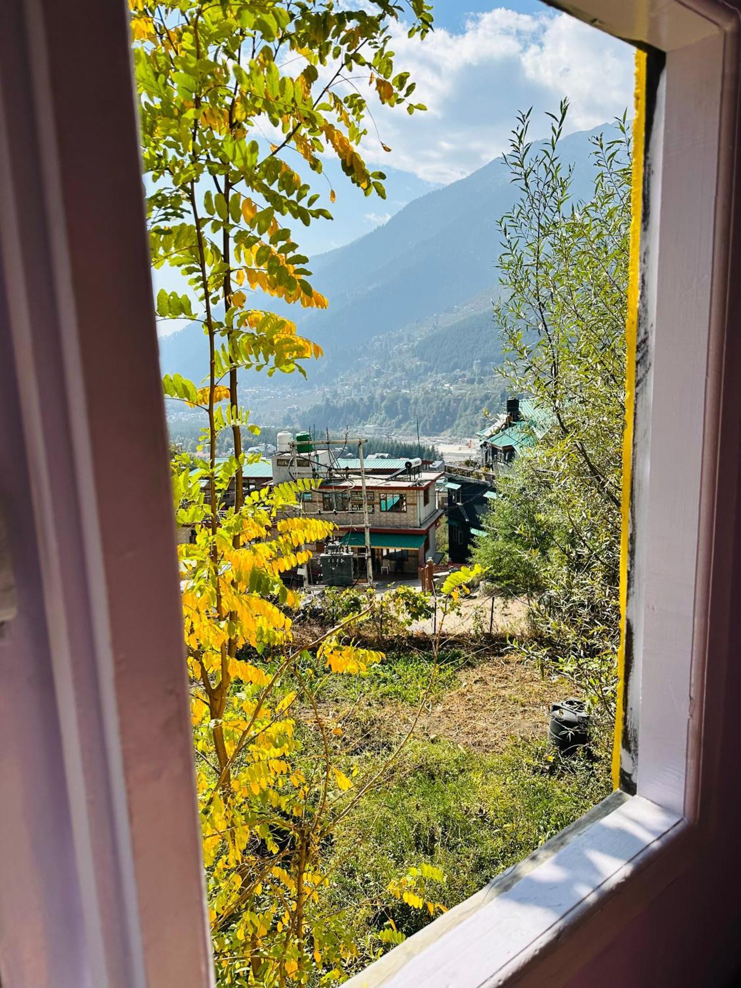Old Wandercrew Hostel Manali  Exterior photo